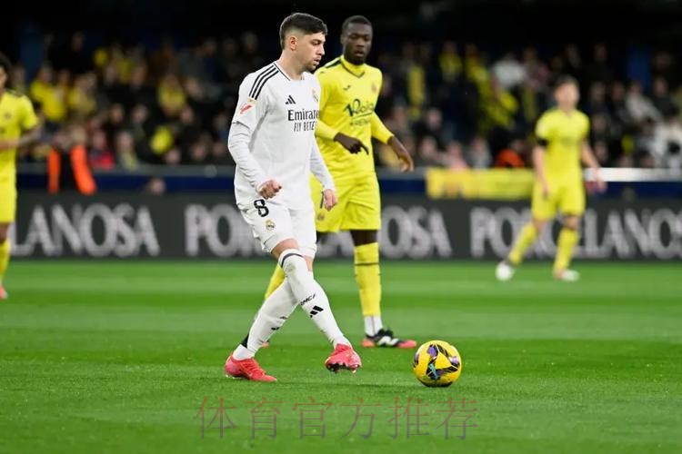 巴尔韦德遭遇黄潜球迷嘘声 因他和巴埃纳的冲突 巴尔韦德遭遇黄潜球迷嘘声 因他和巴埃纳的冲突